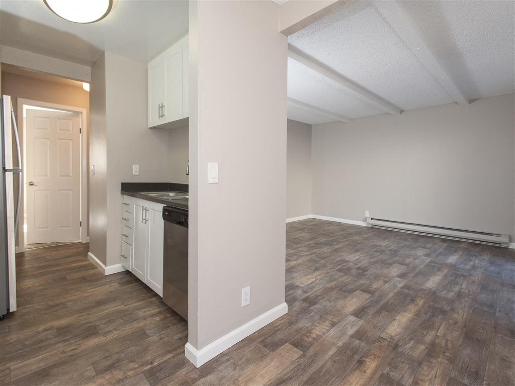 Shadow Oaks Apartment Homes photo 5